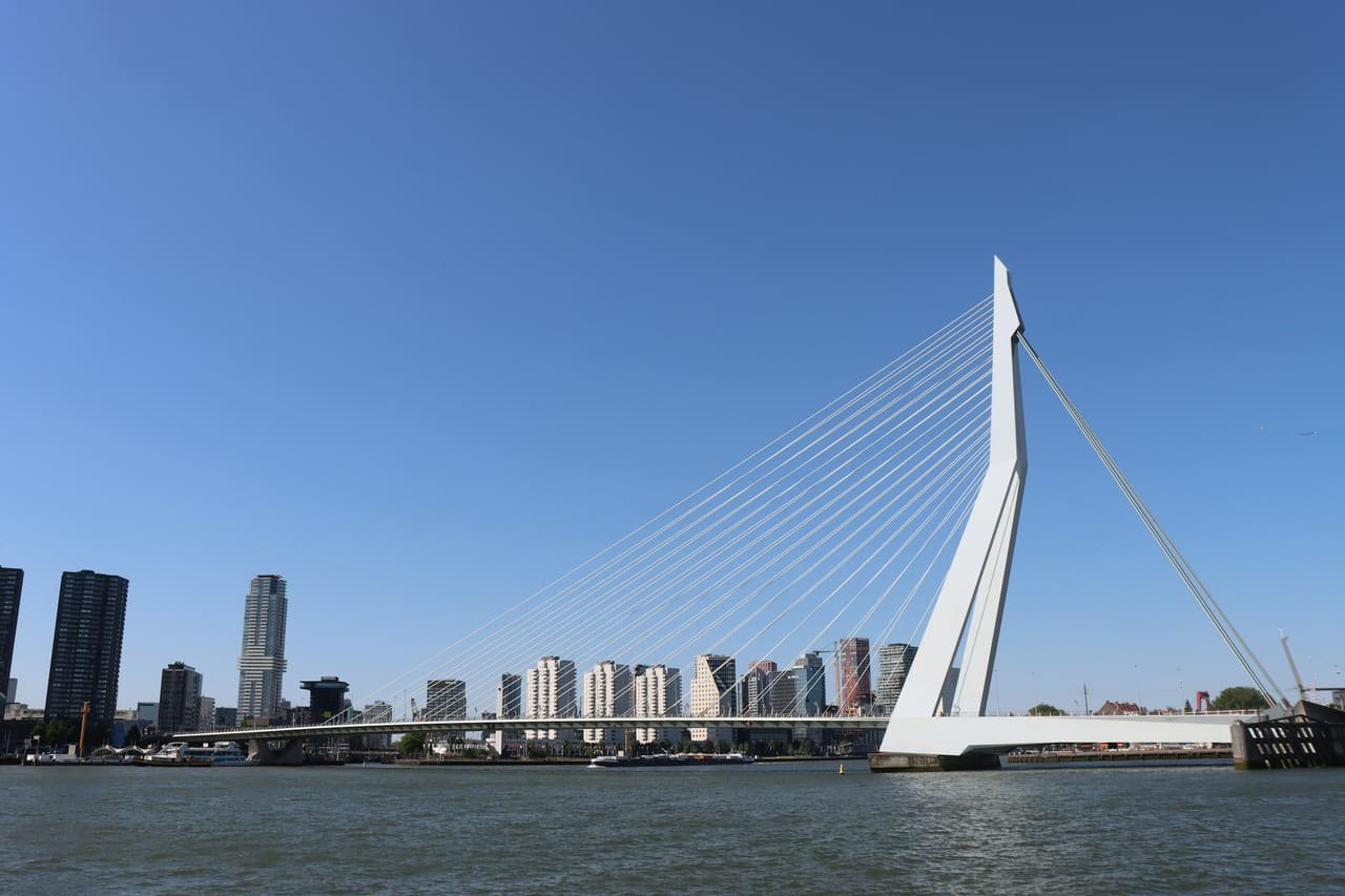 Erasmusbrug Rotterdam - Autoinkoop.nl direct geld voor uw auto